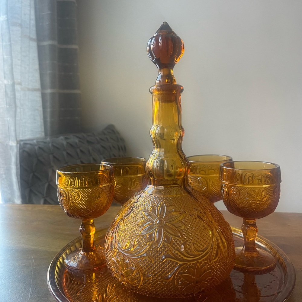 Tiara Indiana Vintage Amber Glass Decanter Set